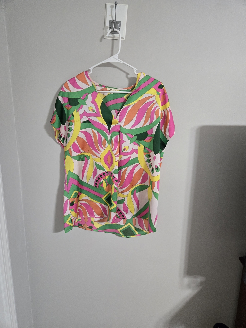 JODIFL Colorful Geometric Floral Short Sleeve Blouse - Pink, Green, Yellow